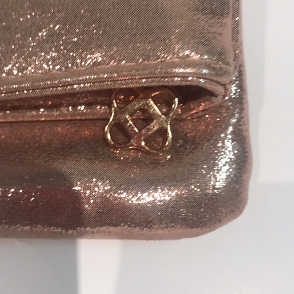 Oscar de la Renta cosmetic bag - Picture 3 of 6